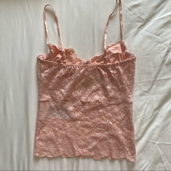 🚨 NWT 🚨 Guess Lace Top - Picture 6 of 7